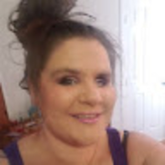 Meet your Posher, Elisa - Picture 1 of 1